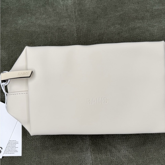 PRICE FIRM Rains Wash Bag Small Toiletry Bag Waterproof Dune NEW w/Tags MSRP $34 - Picture 3 of 16